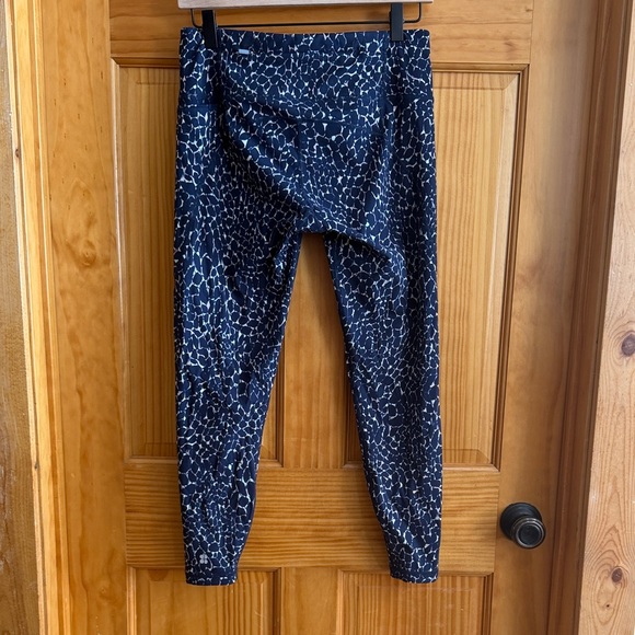 SWEATY BETTY | Blue Marble Power 7/8 Leggings - Picture 3 of 3